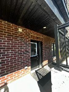 Beautiful 2 Bed, 2 Bath Townhome Condo for Rent – Huron Area - Photo 2