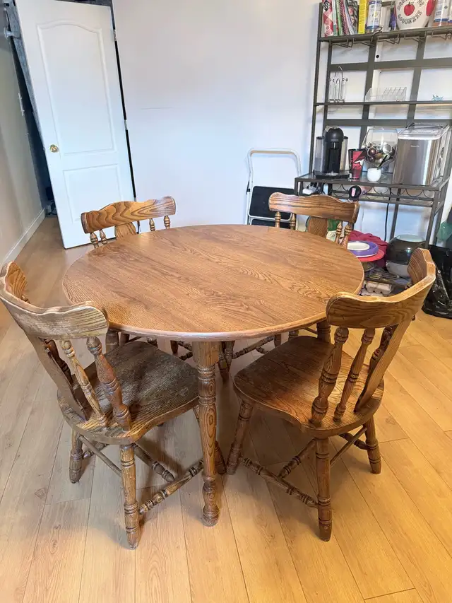 Oak Kitchen Table and Chairs