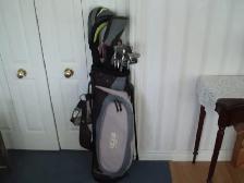 MEN'S R.H. GOLF CLUBS ( WITH TAYLORMADE AND NIKE DRIVERS )