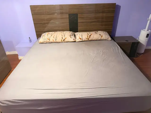 Bedroom set for sale!