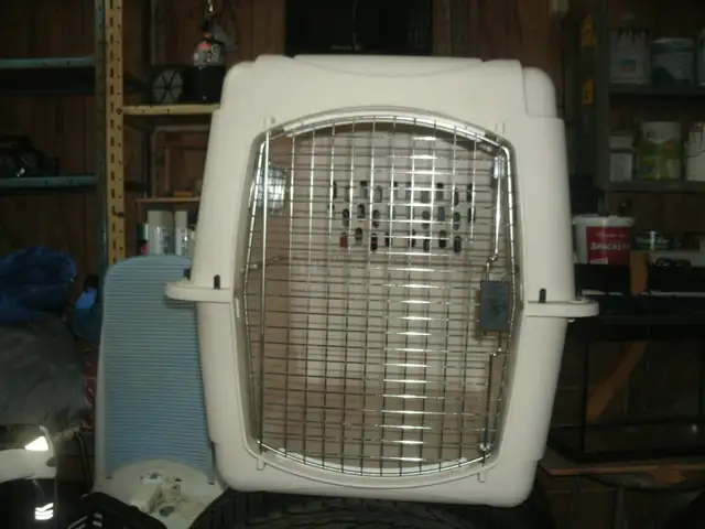 LARGE DOG CRATE