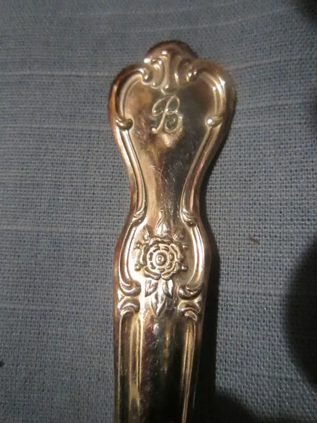 #38-121  SIGNATURE silverware set for 4, Monogramed 'B