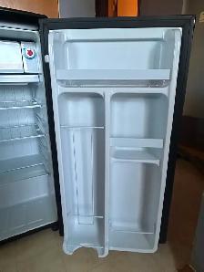 Danby small refrigerator - Photo 4