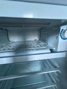 Danby small refrigerator - Photo 7