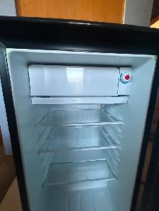 Danby small refrigerator - Photo 8