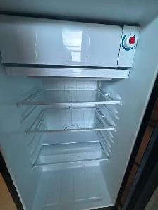 Danby small refrigerator - Photo 9