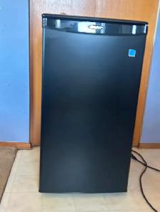 Danby small refrigerator - Photo 10