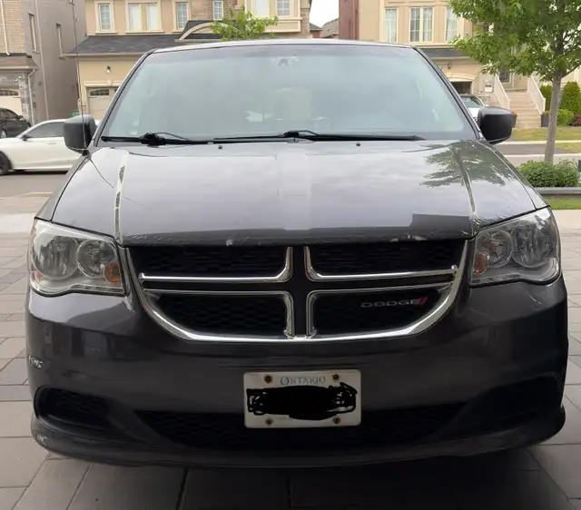 2016 Dodge Grand Caravan SXT – Low KM, Family-Ready with DVD Ent