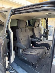 2016 Dodge Grand Caravan SXT – Low KM, Family-Ready with DVD Ent - Photo 4
