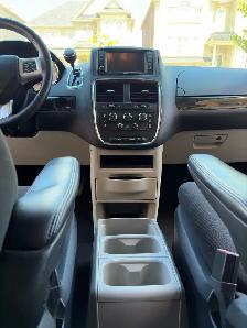2016 Dodge Grand Caravan SXT – Low KM, Family-Ready with DVD Ent - Photo 10