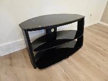 Glass Table - Photo 7