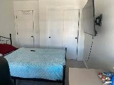 private bedroom for rent - Photo 2