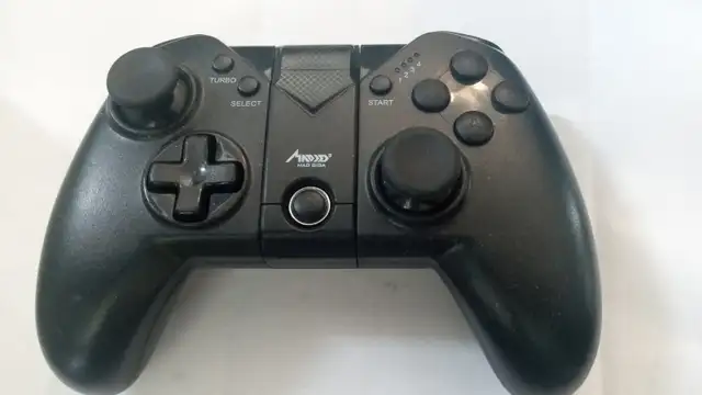 Mad Giga X100 Wireless Gaming Controller