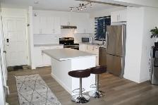 Calgary $519,900.00 Beautifully Up-Graded Home Double Garage - Photo 4