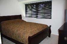 Calgary $519,900.00 Beautifully Up-Graded Home Double Garage - Photo 8