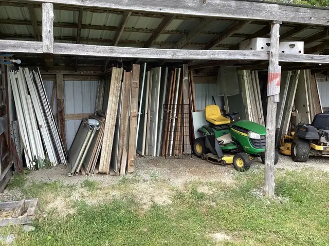 MEGA GARAGE SALE / PROPERTY CLEAR-OUT