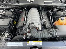 2010 Dodge Challenger SRT8 17,000KMS as new - Photo 5