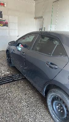 Toyota Corolla 2019 LE Dark Grey - Photo 4