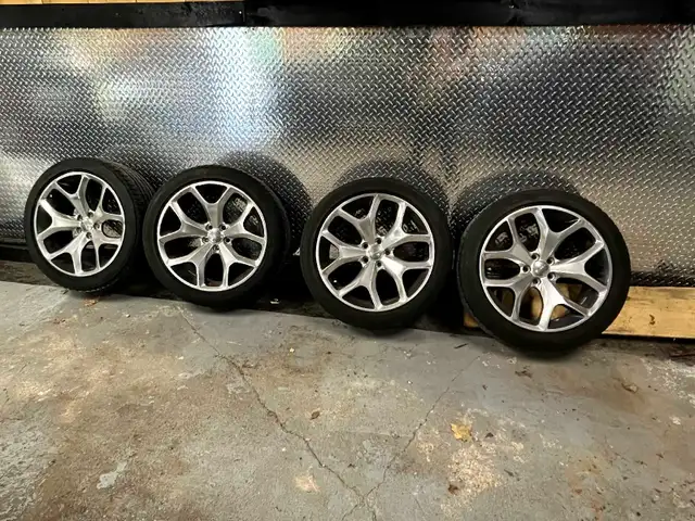 Rims from Dodge Challenger