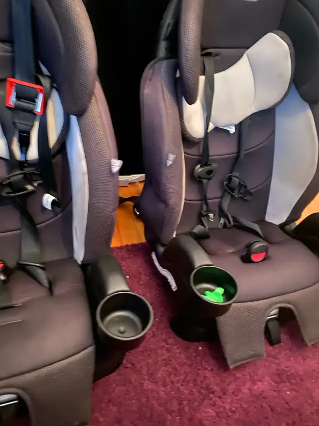 sièges autos 2 en 1 en bonne confitio