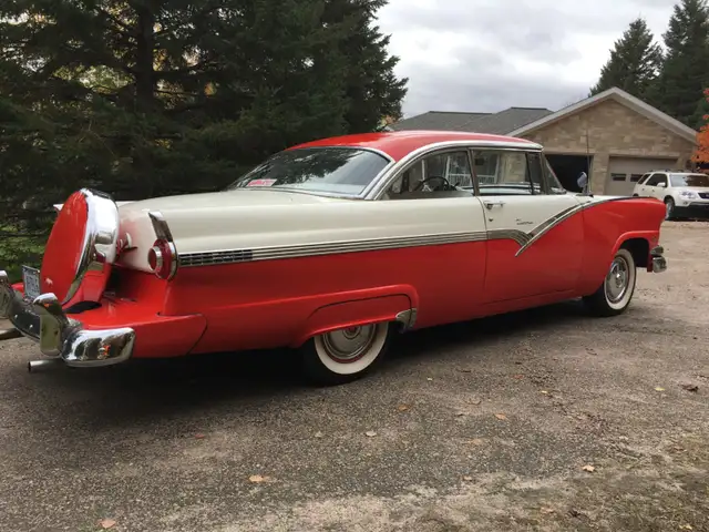 1956 Ford Fairlane 2Dr H/T