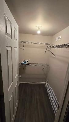 2 Bedroom fully furnished basement - Photo 8