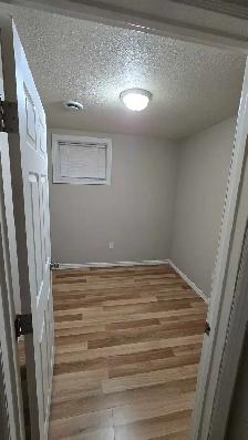 2 Bedroom fully furnished basement - Photo 9