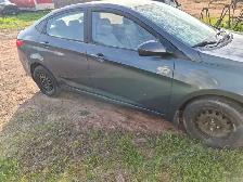 2012 Hyundai Accent - Photo 2