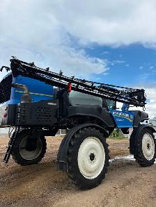 New Holland SP240XP High Clr Sprayer - Photo 2
