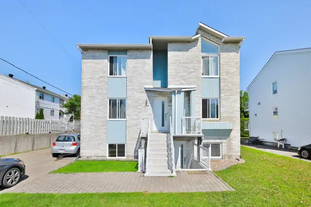Grand 4 ½ de style condo entièrement rénové – Demi-sous-sol