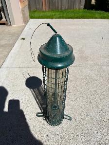 Lee Valley Squirrel Buster Bird Feeder - $35 obo