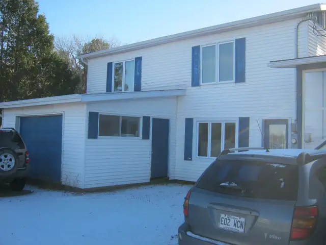 Appartement 2 1/2 meublé tout fourni 600$ St-Albert, QC