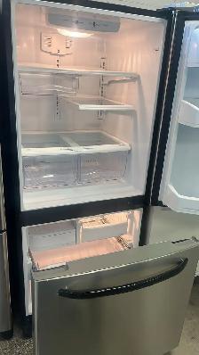 Like New GE 30" Bottom Freezer Refrigerator-30-Day Warranty - Photo 5