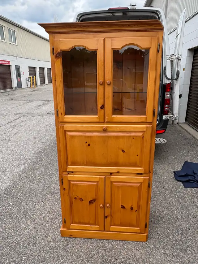 Free delivery used Wooden Display Cabinet with Glass Doors