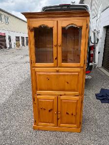 Free delivery used Wooden Display Cabinet with Glass Doors