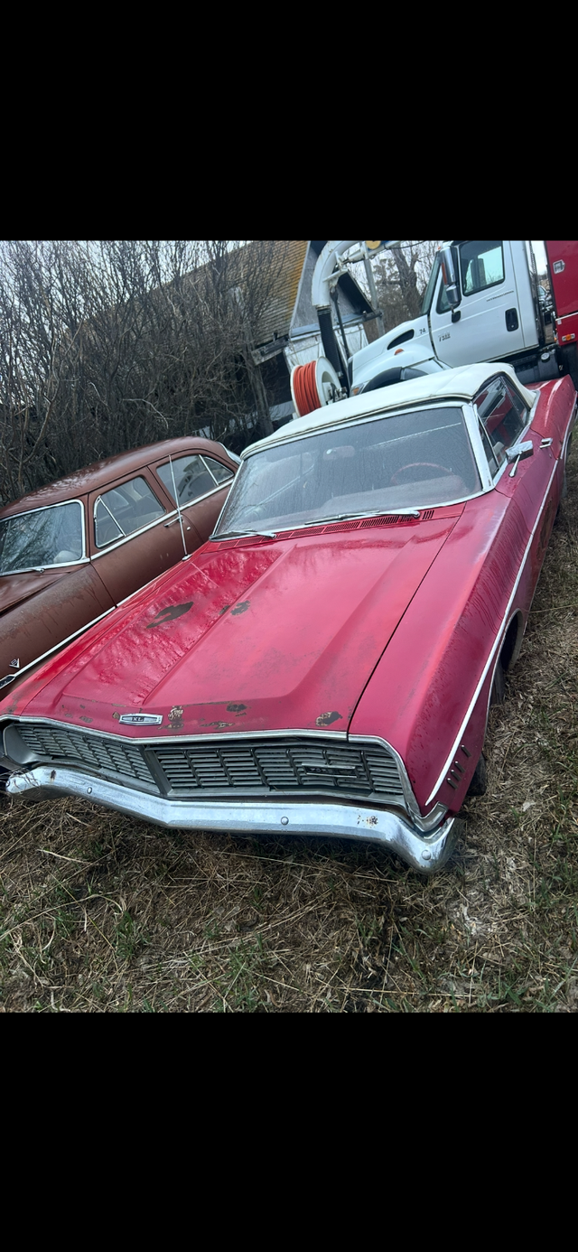 1868. Ford XL Convertable.   390 4 Barrel