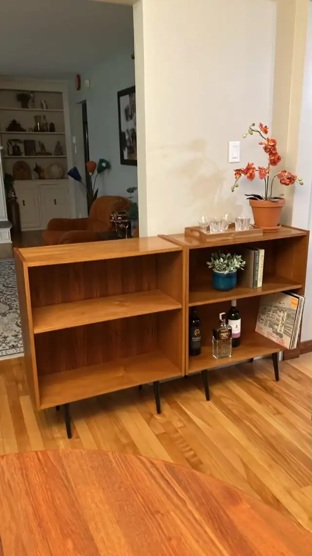 Mid century TEAK TECK. 2 dispo. Bibliothèque, bar, table console