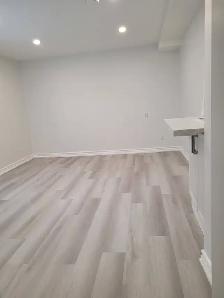 Luxury Bachelor Apartment Bordering Directly Over High Park. - Photo 6