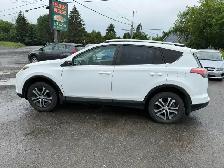 2016 Toyota RAV4 LE - Photo 2