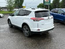 2016 Toyota RAV4 LE - Photo 3