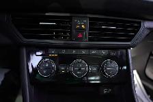 2021 Volkswagen Jetta Highline, Sunroof, Leather seats, Apple ca - Photo 14