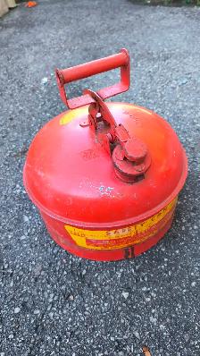 Ancien bidon d'essence en metal - Photo 2
