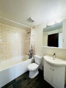 Burnaby Brentwood 2 Bedroom 2 Bathroom - Photo 7