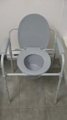 Chaise d aissance avec pattes ajustable
