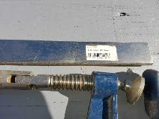 Assortment of 12 lightly used wood clamps - Photo 4