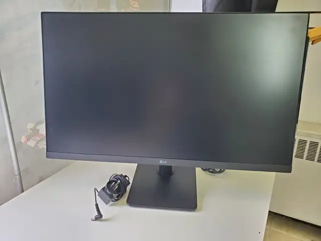 Écran 27 pouces, LG27MP41D en excellent état!!!