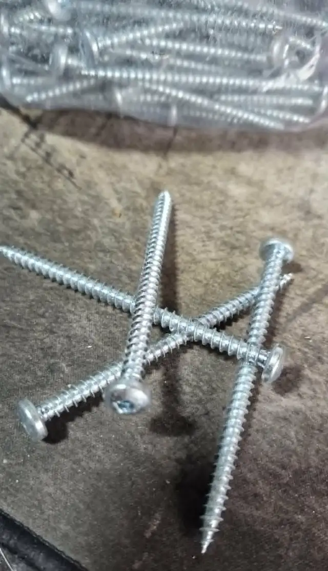 3' ROBERTSON WOOD SCREWS  241 PCS  CONSTRUCTION / WOODWORKING 20