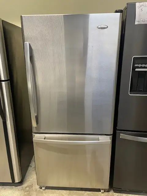 Réfrigérateur stainless 30'' congélateur en bas Whirlpool