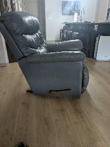GREAT DEAL - Photo 2