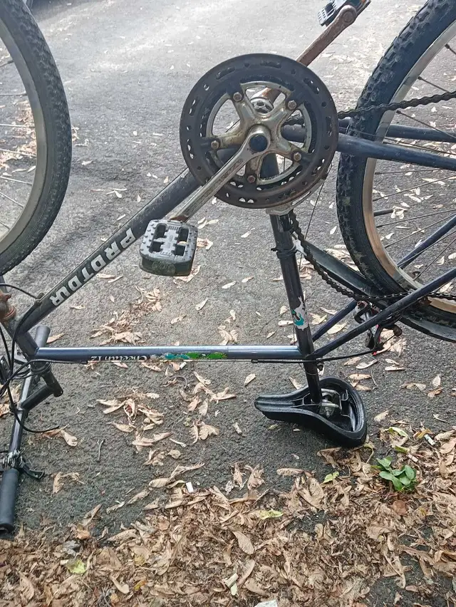 vélo à vendre rapidement et urgent et à faire réparer
